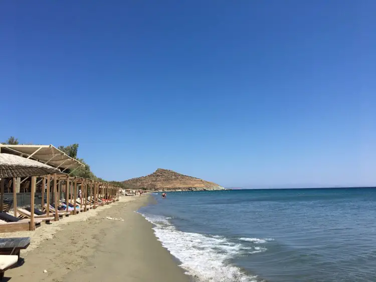 Vrikastro Beach in Tinos